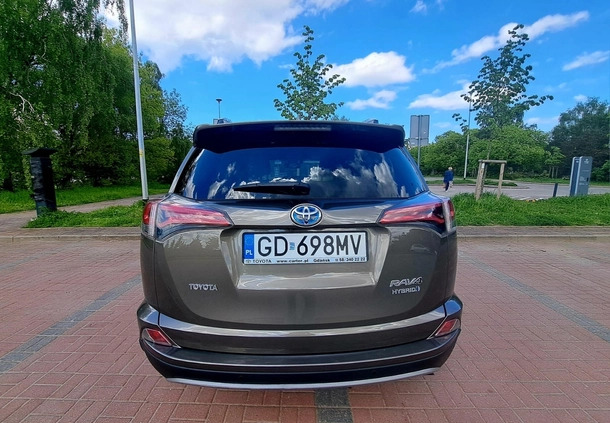 Toyota RAV4 cena 95000 przebieg: 92500, rok produkcji 2016 z Gdańsk małe 232